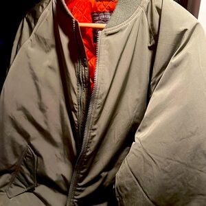 Levi’s men’s green bomber coat Large